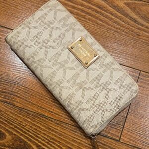 Michael Kors Long Wallet